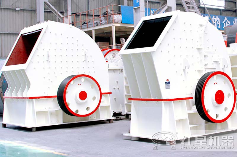 對比傳統(tǒng)錘破，一次成型單段錘破碎石強、出料更好