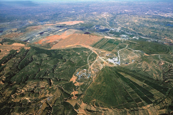 推動綠色礦山建設(shè)，紅星破碎機(jī)廠家鼎力相助