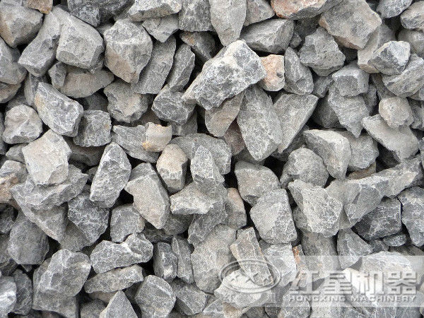 破碎石灰石推薦使用移動(dòng)碎石機(jī)_體積小、效率高、運(yùn)行無噪音
