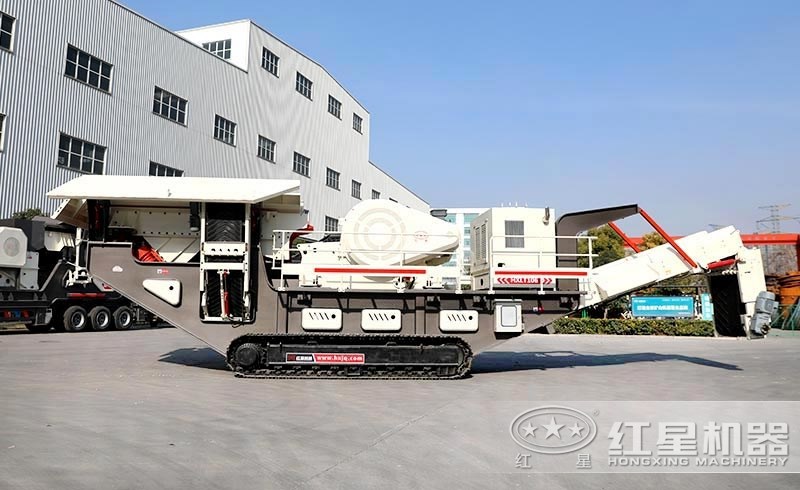 大型采石場用以柴油為動力的履帶破碎機(jī)更高產(chǎn)、環(huán)保