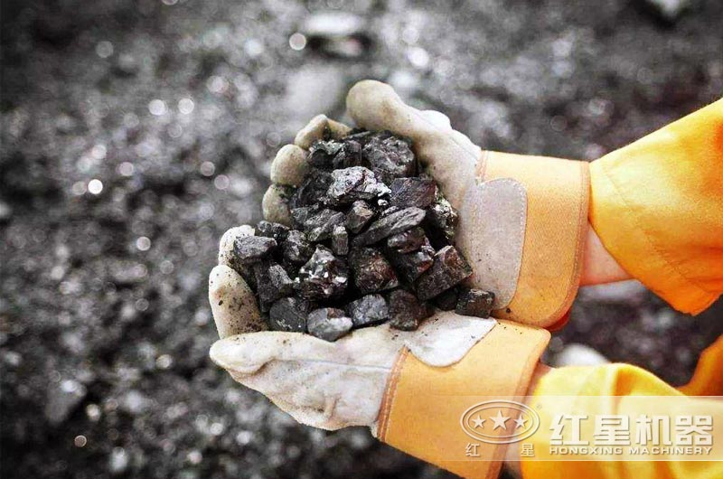 破碎鐵礦石選用哪種破碎機(jī)好？（時(shí)產(chǎn)要求在100-300噸 ）