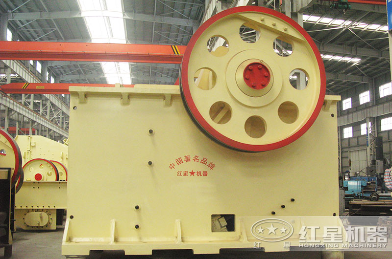 300Ⅹ1300大型細(xì)顎破型號(hào)參數(shù)及具體價(jià)位這里都有，需要的看過(guò)來(lái)